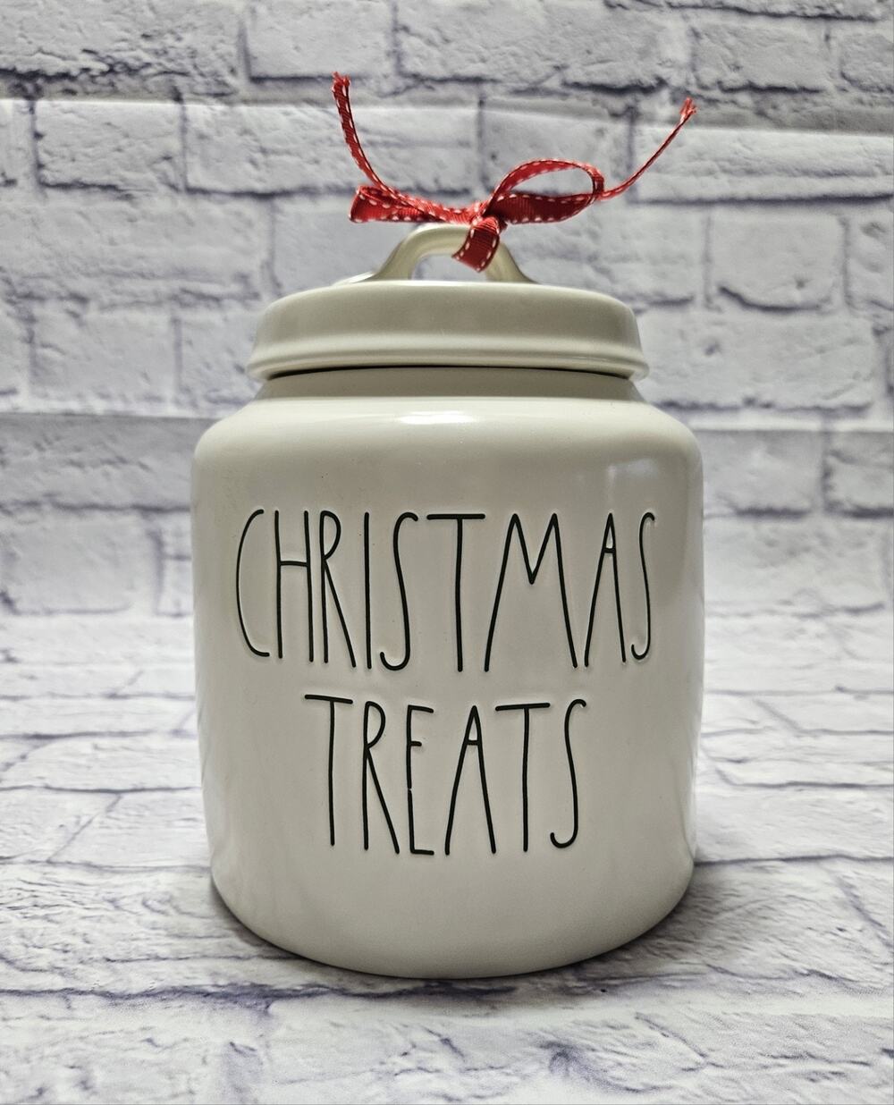 Rae Dunn CHRISTMAS TREATS Canister Cookie Jar White Ceramic Magenta Holiday Lid